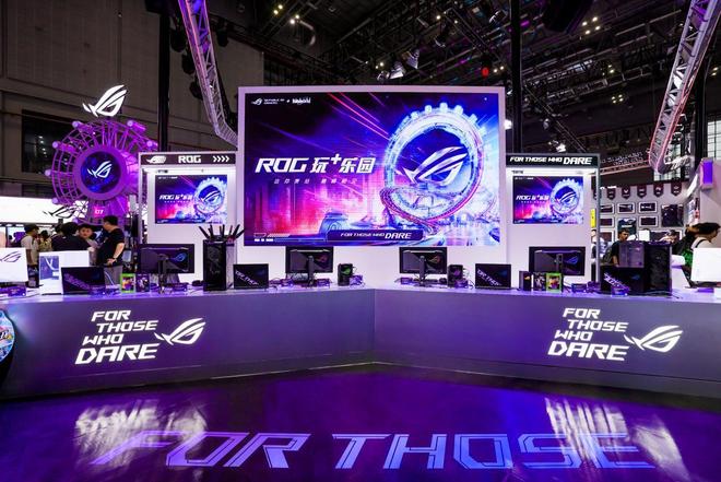 来版电竞显示器与双模新品BW2025首秀！开元棋牌试玩ROG 绝神 RO姬x初音未(图8)