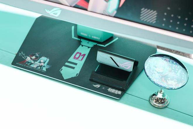 来版电竞显示器与双模新品BW2025首秀！开元棋牌试玩ROG 绝神 RO姬x初音未(图12)